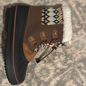Girls snow boot